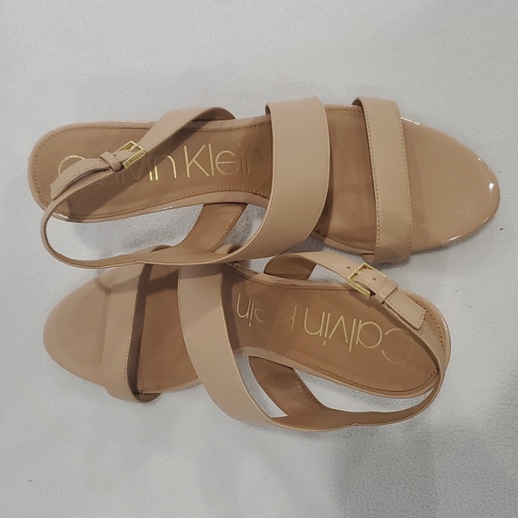 Calvin Klein TAN wide strap sandal - Size 11M - Picture 7 of 8
